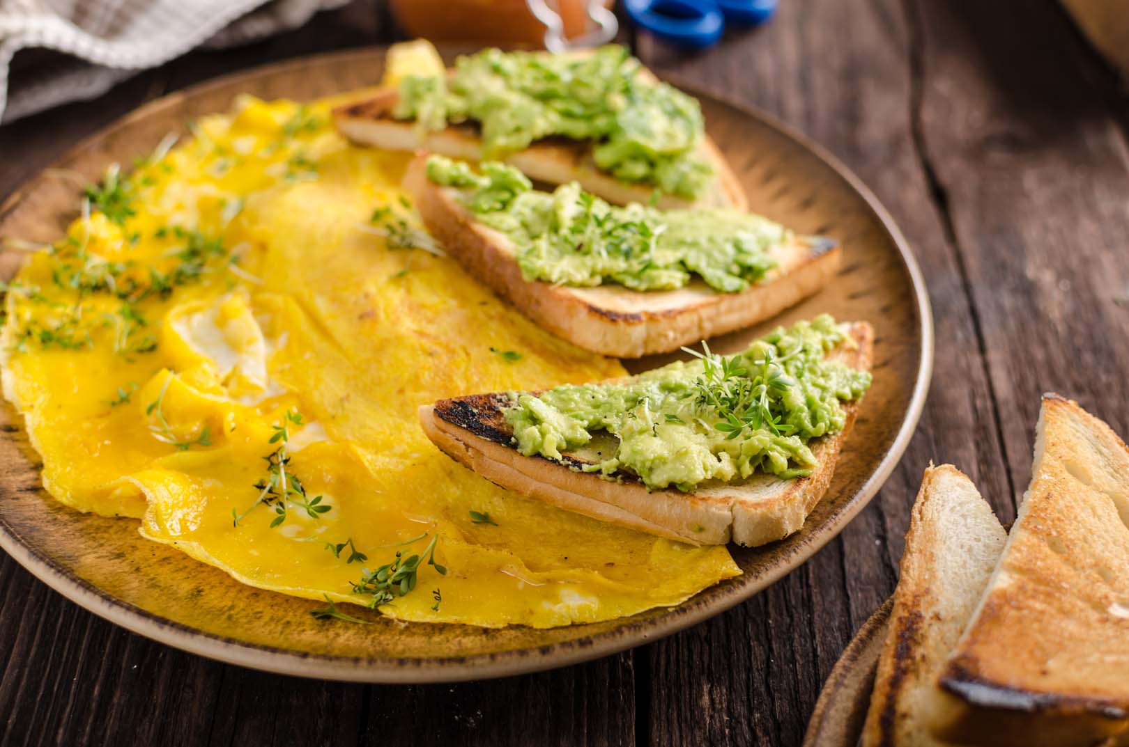 Spinach and Feta Omelette with Whole-Grain Toast